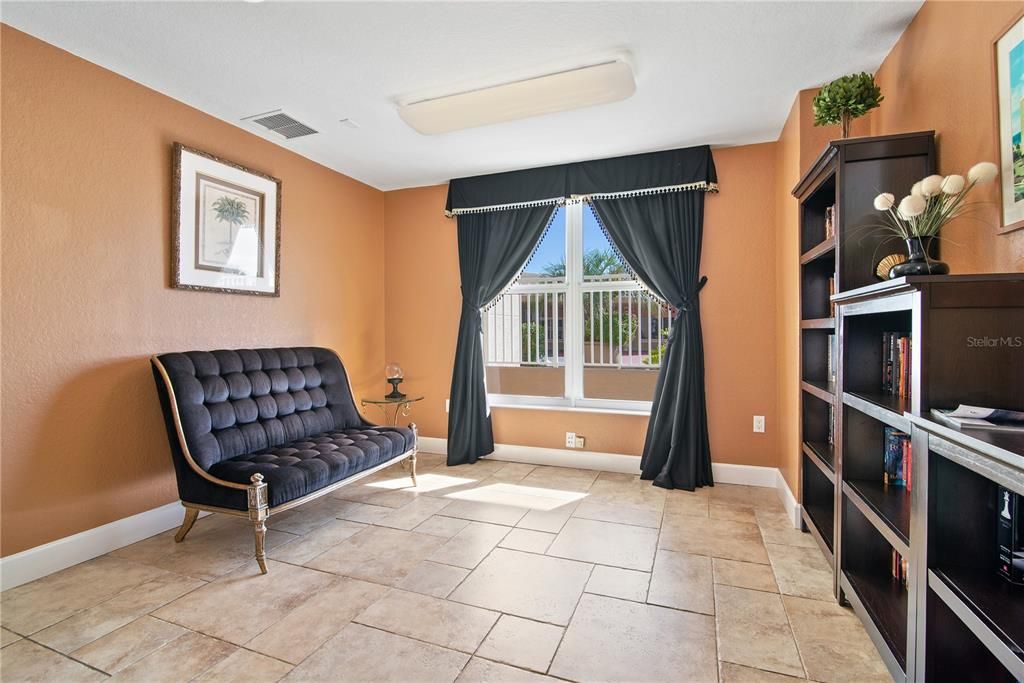 En Venta: $1,099,000 (3 camas, 3 baños, 2570 Pies cuadrados)