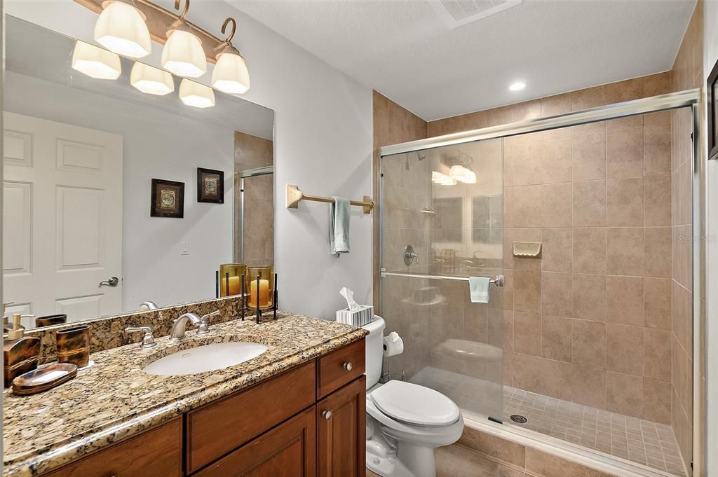 En Venta: $1,099,000 (3 camas, 3 baños, 2570 Pies cuadrados)