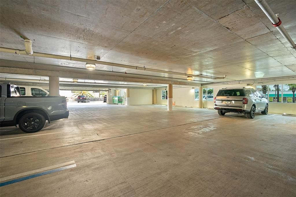 En Venta: $1,099,000 (3 camas, 3 baños, 2570 Pies cuadrados)