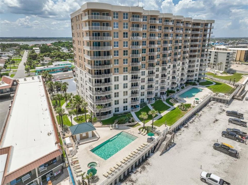 En Venta: $1,099,000 (3 camas, 3 baños, 2570 Pies cuadrados)