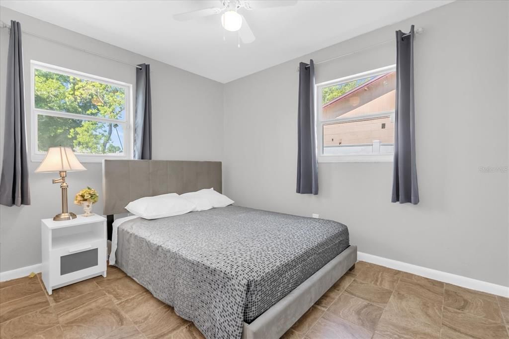 For Sale: $240,000 (3 beds, 1 baths, 906 Square Feet)