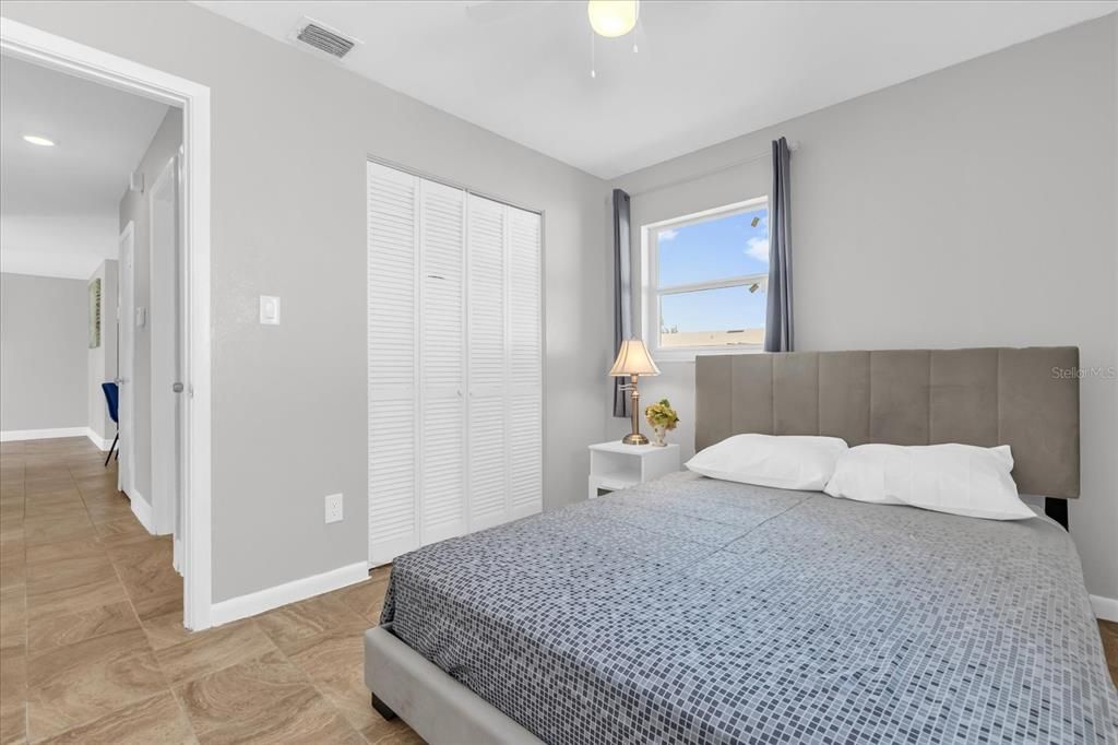 For Sale: $240,000 (3 beds, 1 baths, 906 Square Feet)