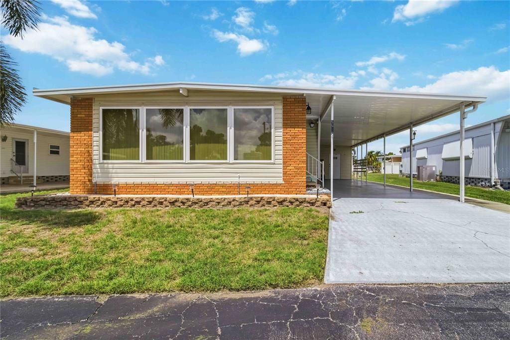 For Sale: $154,000 (2 beds, 2 baths, 1222 Square Feet)