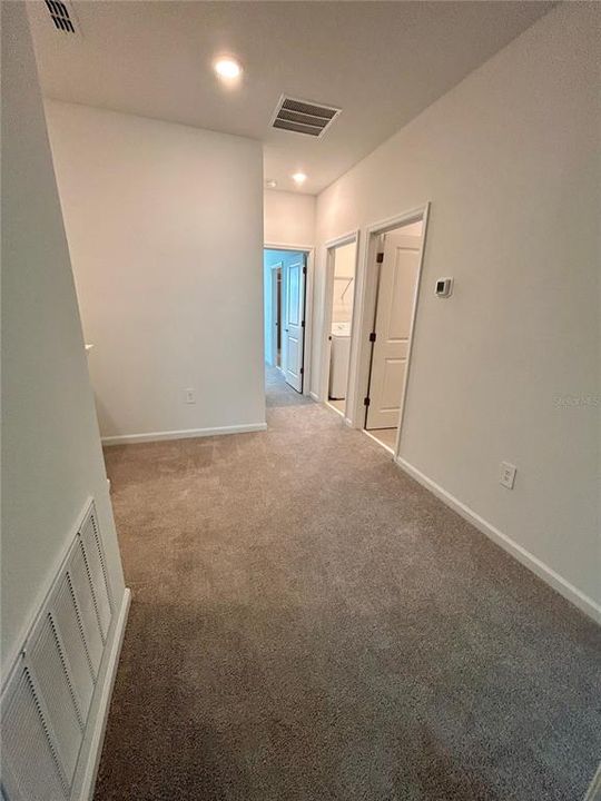 Activo con contrato: $2,350 (3 camas, 2 baños, 1611 Pies cuadrados)