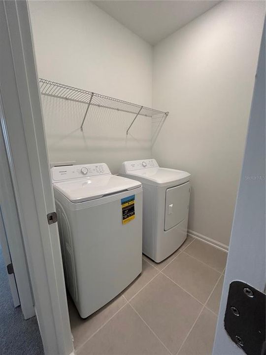 Activo con contrato: $2,350 (3 camas, 2 baños, 1611 Pies cuadrados)