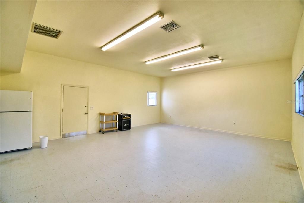 For Sale: $379,900 (3 beds, 2 baths, 1890 Square Feet)