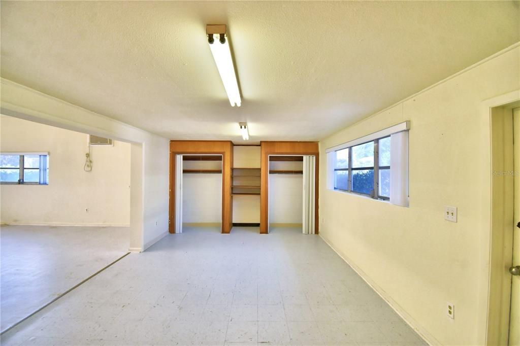 For Sale: $379,900 (3 beds, 2 baths, 1890 Square Feet)