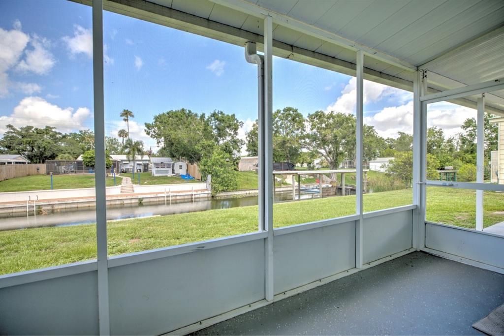 For Sale: $219,500 (2 beds, 2 baths, 1144 Square Feet)