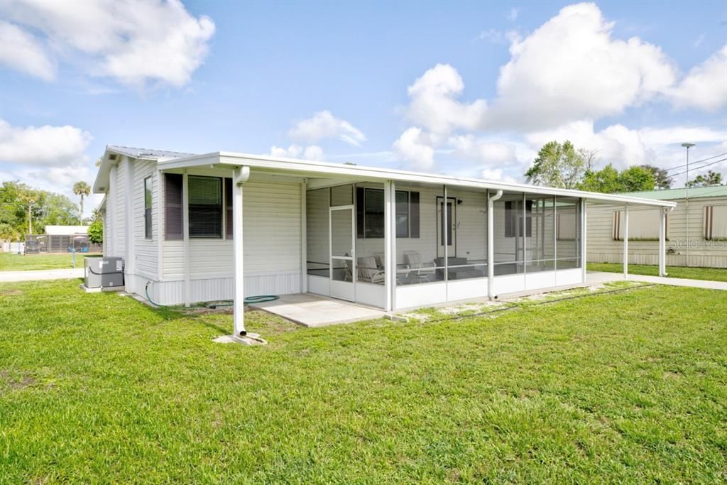 For Sale: $219,500 (2 beds, 2 baths, 1144 Square Feet)