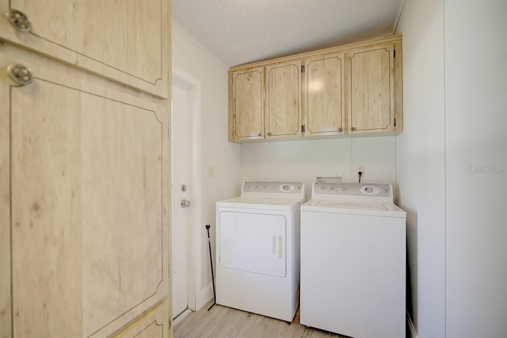 For Sale: $219,500 (2 beds, 2 baths, 1144 Square Feet)