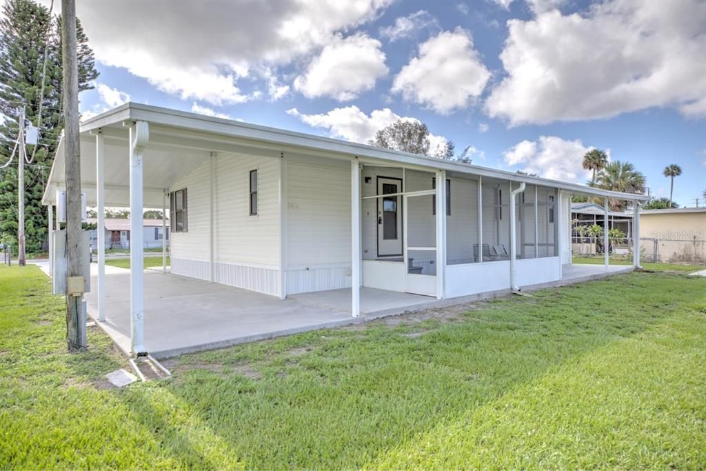 For Sale: $219,500 (2 beds, 2 baths, 1144 Square Feet)