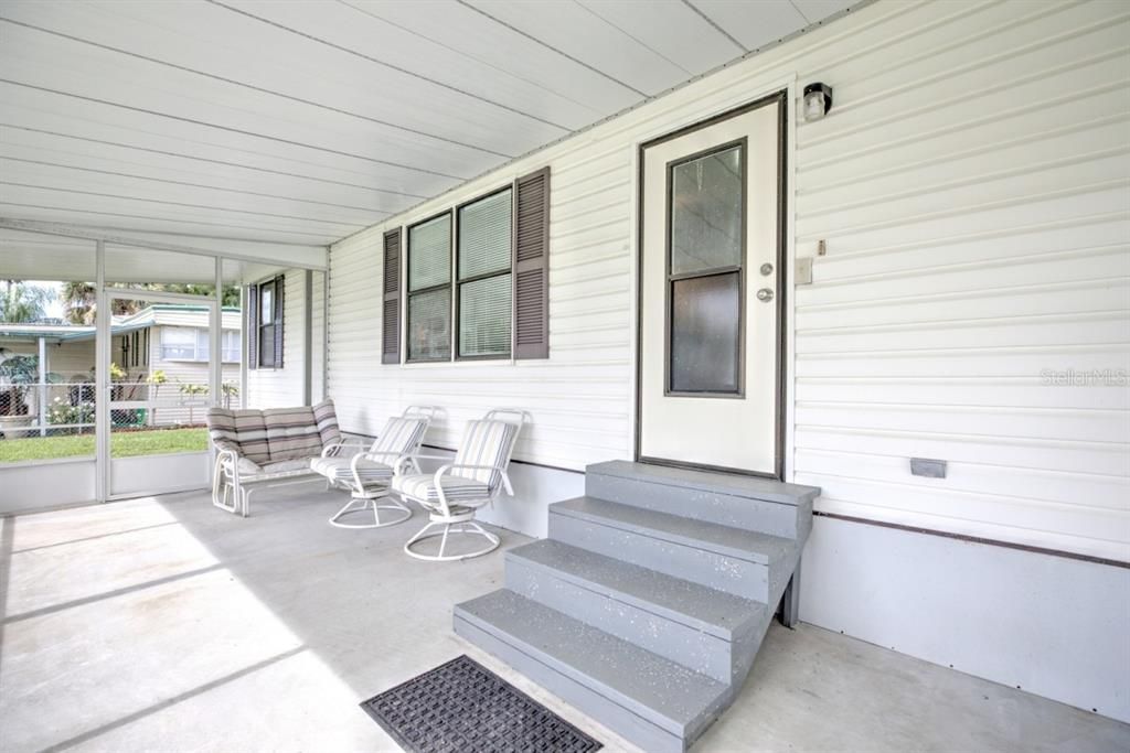 For Sale: $219,500 (2 beds, 2 baths, 1144 Square Feet)