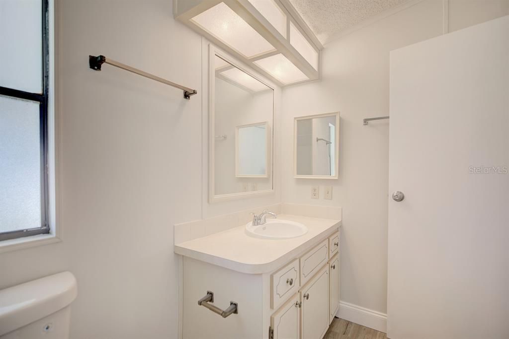For Sale: $219,500 (2 beds, 2 baths, 1144 Square Feet)