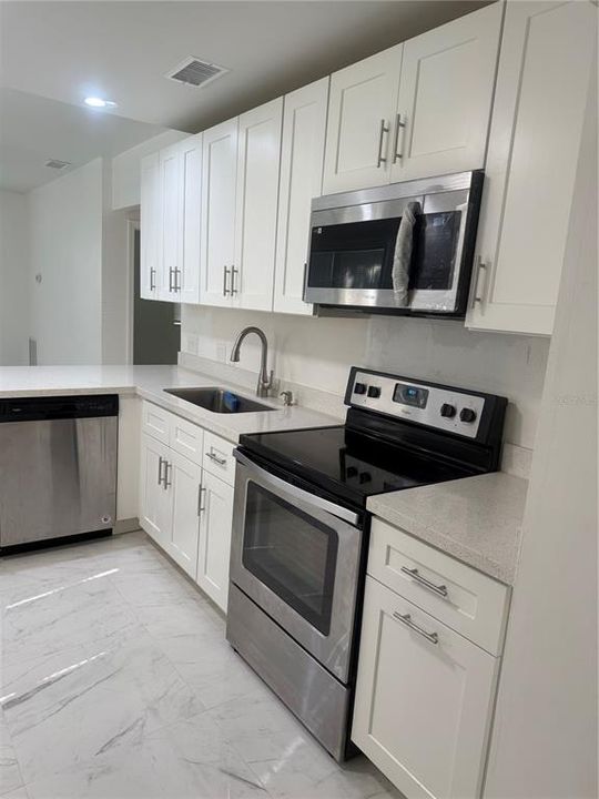 For Sale: $319,000 (3 beds, 2 baths, 1145 Square Feet)