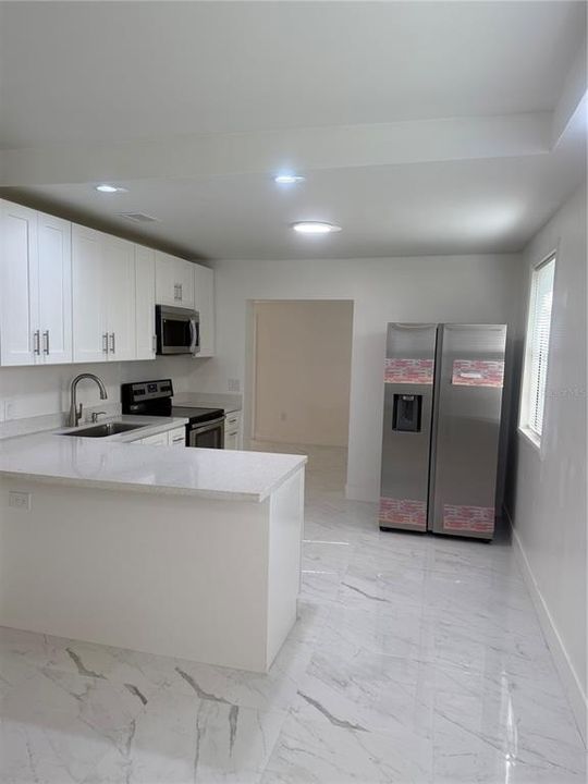 For Sale: $319,000 (3 beds, 2 baths, 1145 Square Feet)
