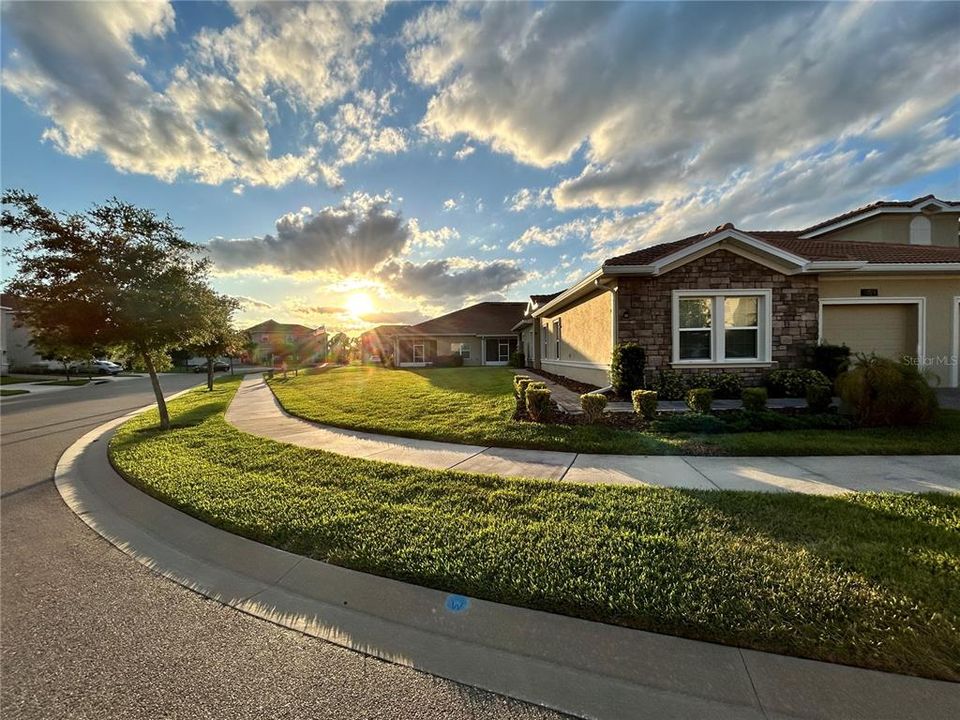 For Rent: $2,350 (2 beds, 2 baths, 1505 Square Feet)