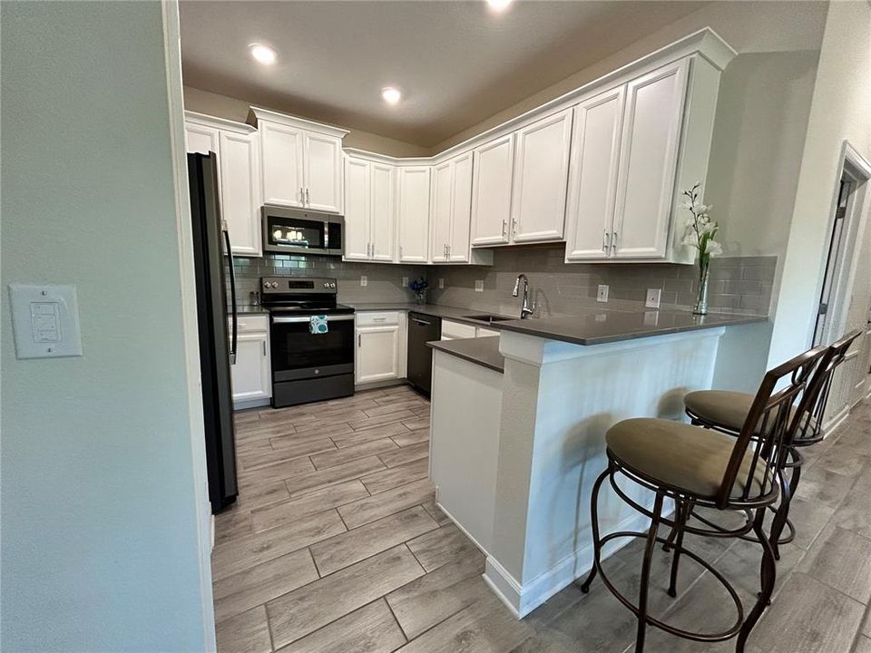 For Rent: $2,350 (2 beds, 2 baths, 1505 Square Feet)