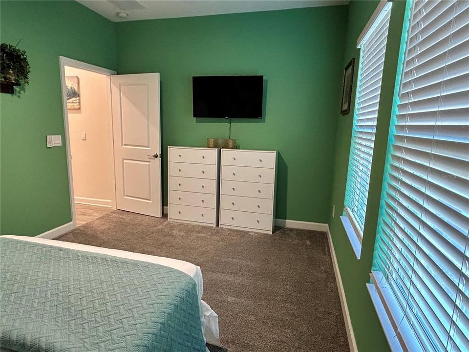 For Rent: $2,350 (2 beds, 2 baths, 1505 Square Feet)