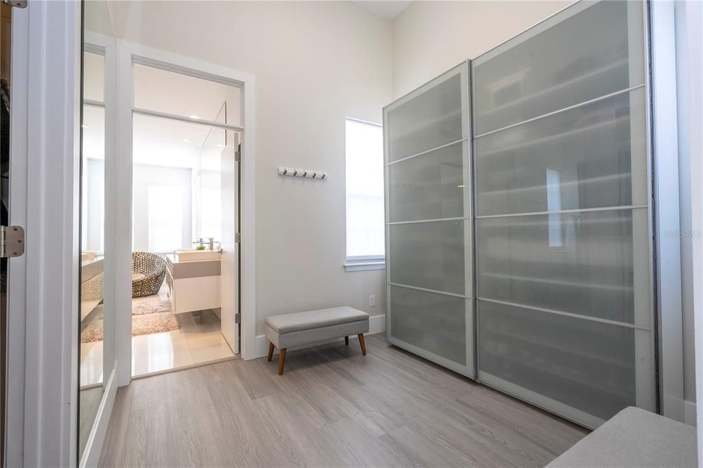 На продажу: $1,299,000 (5 спален, 5 ванн, 4208 Квадратных фут)