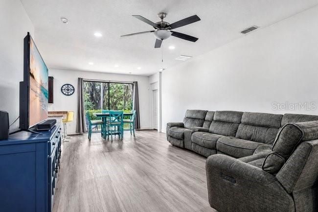 En Venta: $350,000 (4 camas, 2 baños, 1723 Pies cuadrados)