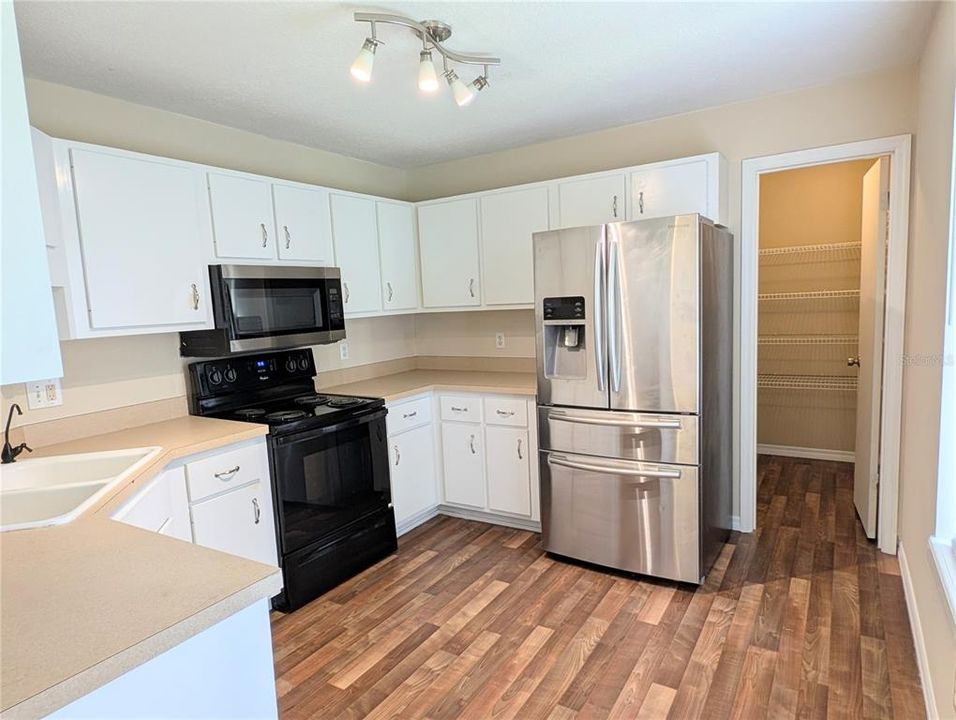 En Venta: $245,900 (3 camas, 2 baños, 1284 Pies cuadrados)