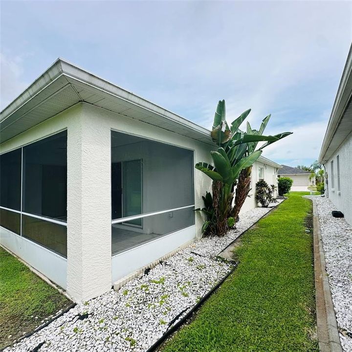 For Sale: $199,900 (2 beds, 2 baths, 1449 Square Feet)