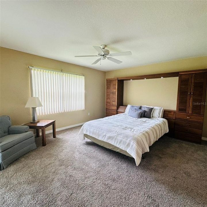 For Sale: $199,900 (2 beds, 2 baths, 1449 Square Feet)
