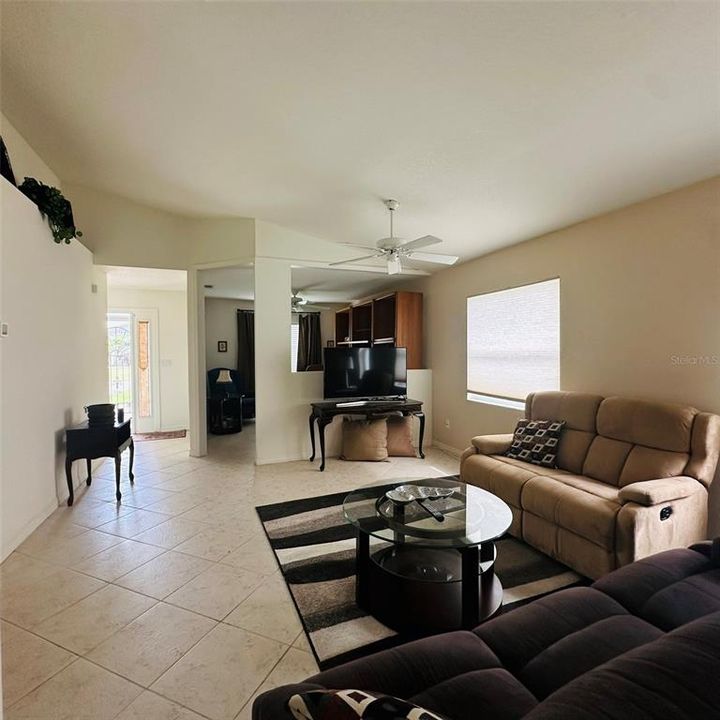 For Sale: $199,900 (2 beds, 2 baths, 1449 Square Feet)