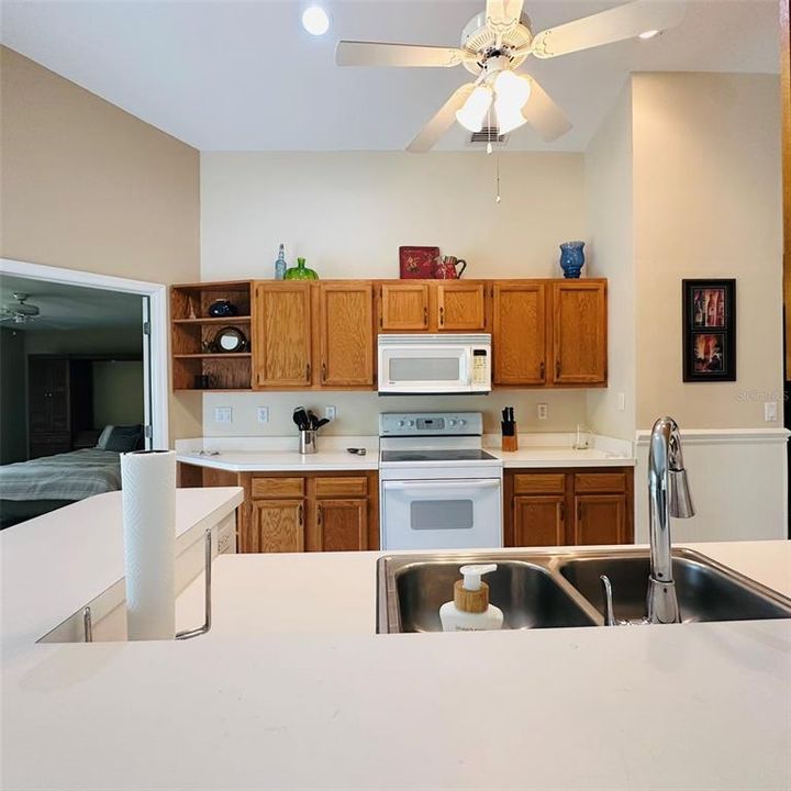 For Sale: $199,900 (2 beds, 2 baths, 1449 Square Feet)