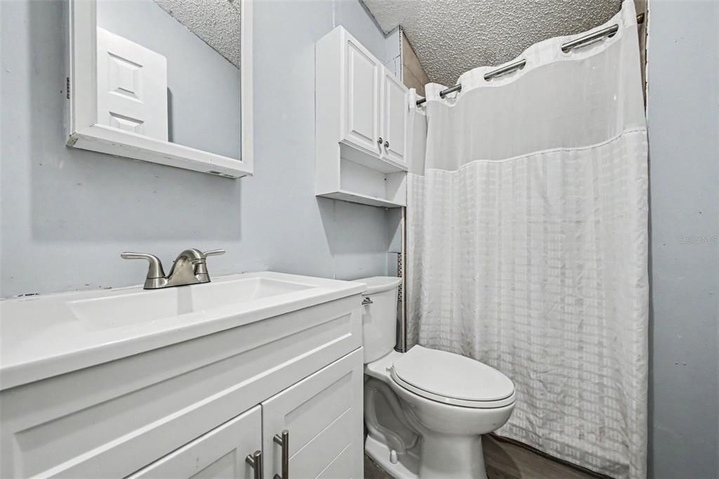 Activo con contrato: $185,000 (3 camas, 2 baños, 1272 Pies cuadrados)