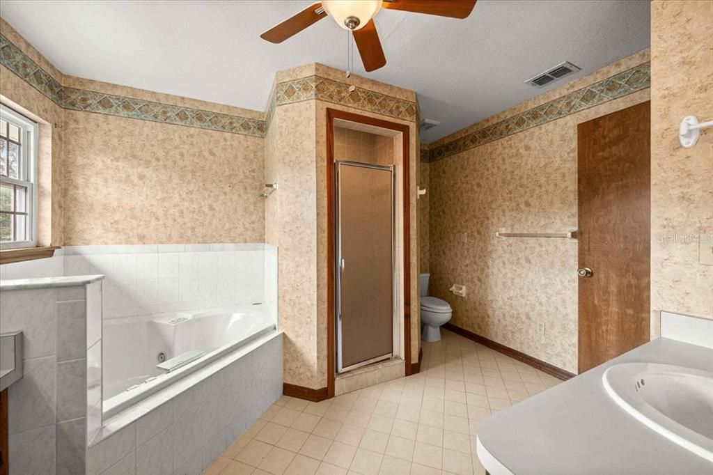 For Sale: $1,290,000 (4 beds, 4 baths, 5438 Square Feet)