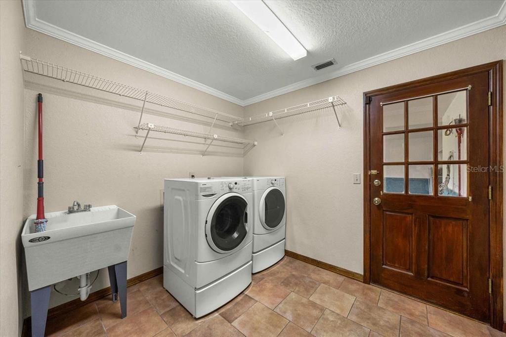For Sale: $1,290,000 (4 beds, 4 baths, 5438 Square Feet)