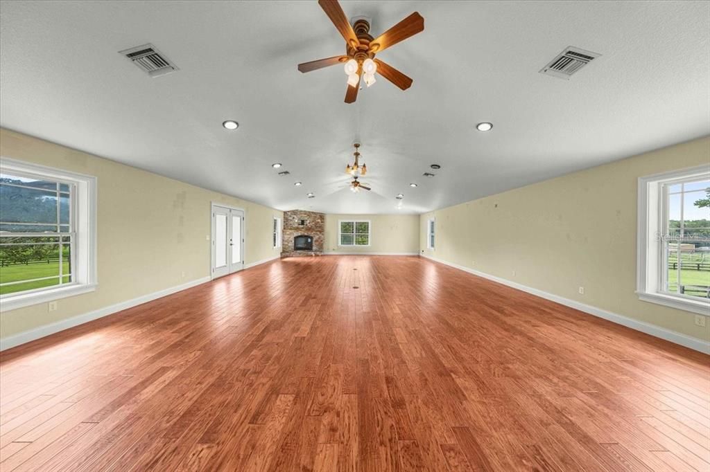 For Sale: $1,290,000 (4 beds, 4 baths, 5438 Square Feet)