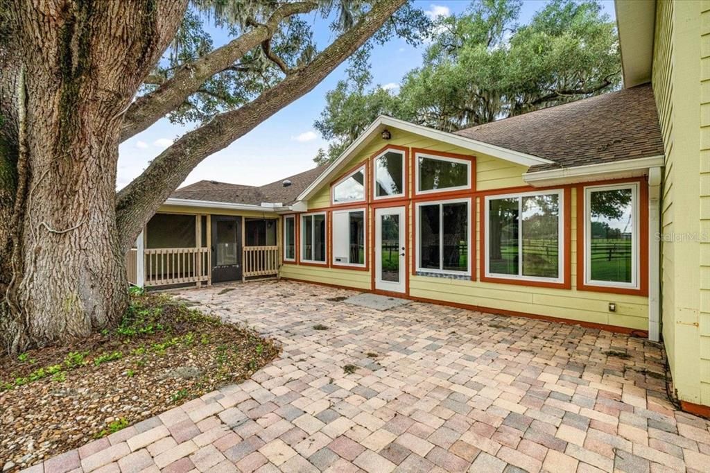 For Sale: $1,290,000 (4 beds, 4 baths, 5438 Square Feet)