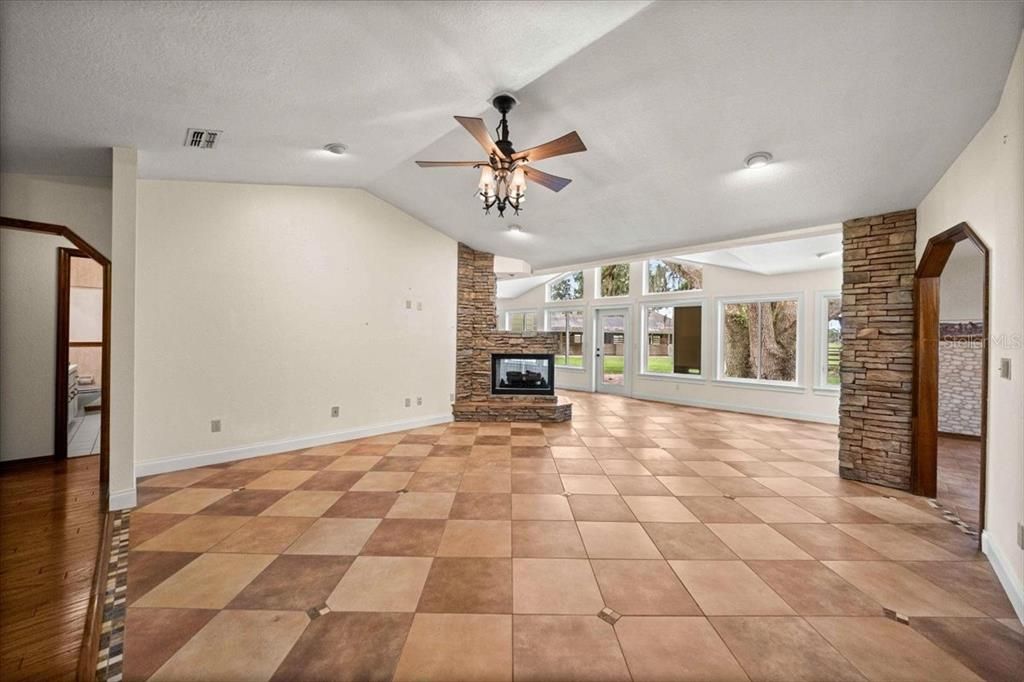 For Sale: $1,290,000 (4 beds, 4 baths, 5438 Square Feet)