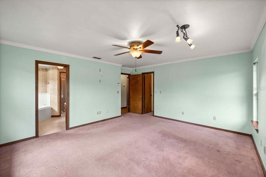 For Sale: $1,290,000 (4 beds, 4 baths, 5438 Square Feet)
