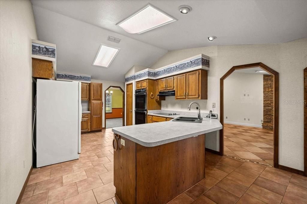 For Sale: $1,290,000 (4 beds, 4 baths, 5438 Square Feet)