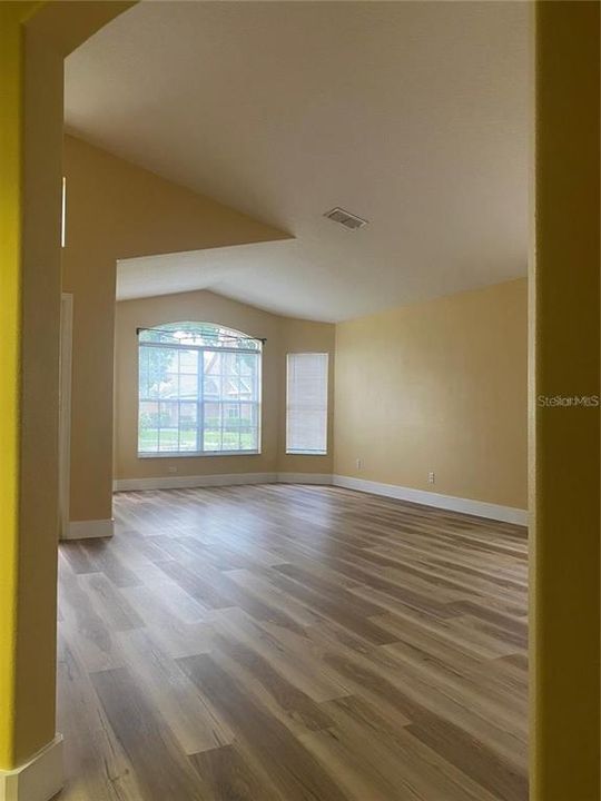 В аренду: $2,700 (4 спален, 2 ванн, 2085 Квадратных фут)
