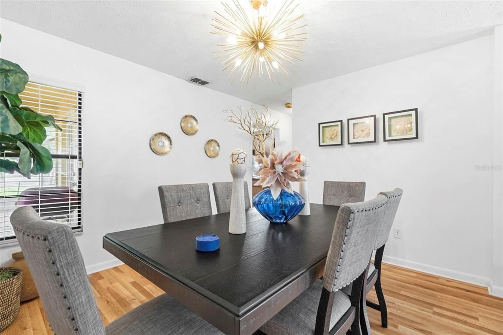 En Venta: $475,000 (4 camas, 2 baños, 1879 Pies cuadrados)