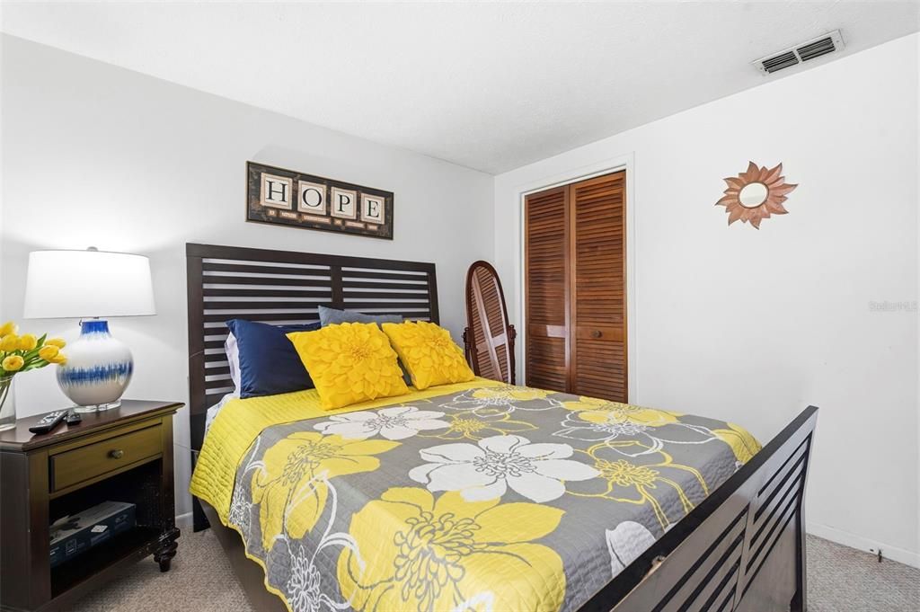 En Venta: $475,000 (4 camas, 2 baños, 1879 Pies cuadrados)
