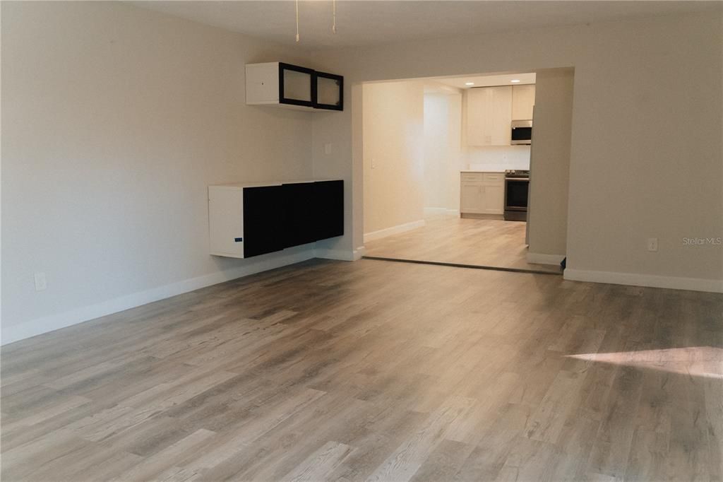 En Venta: $359,900 (3 camas, 3 baños, 1501 Pies cuadrados)