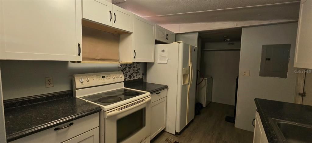 На продажу: $85,000 (3 спален, 2 ванн, 1152 Квадратных фут)