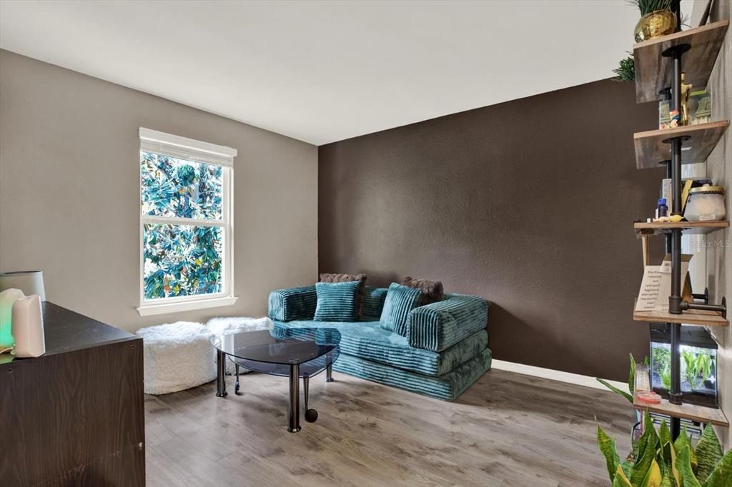For Rent: $2,500 (3 beds, 2 baths, 1461 Square Feet)