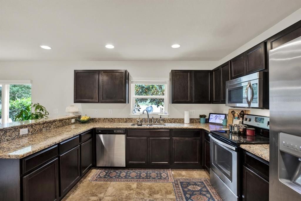 For Rent: $2,500 (3 beds, 2 baths, 1461 Square Feet)