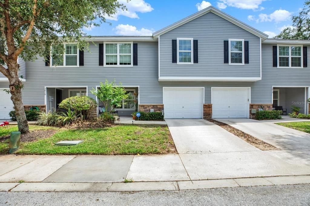 For Rent: $2,500 (3 beds, 2 baths, 1461 Square Feet)