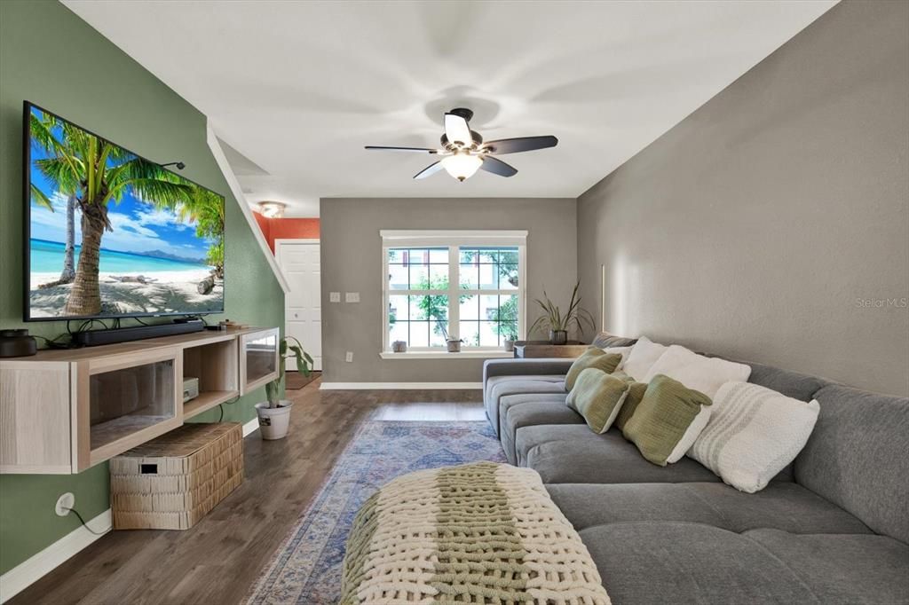 For Rent: $2,500 (3 beds, 2 baths, 1461 Square Feet)