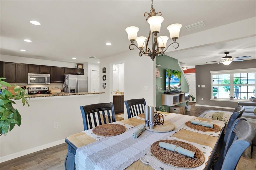 For Rent: $2,500 (3 beds, 2 baths, 1461 Square Feet)