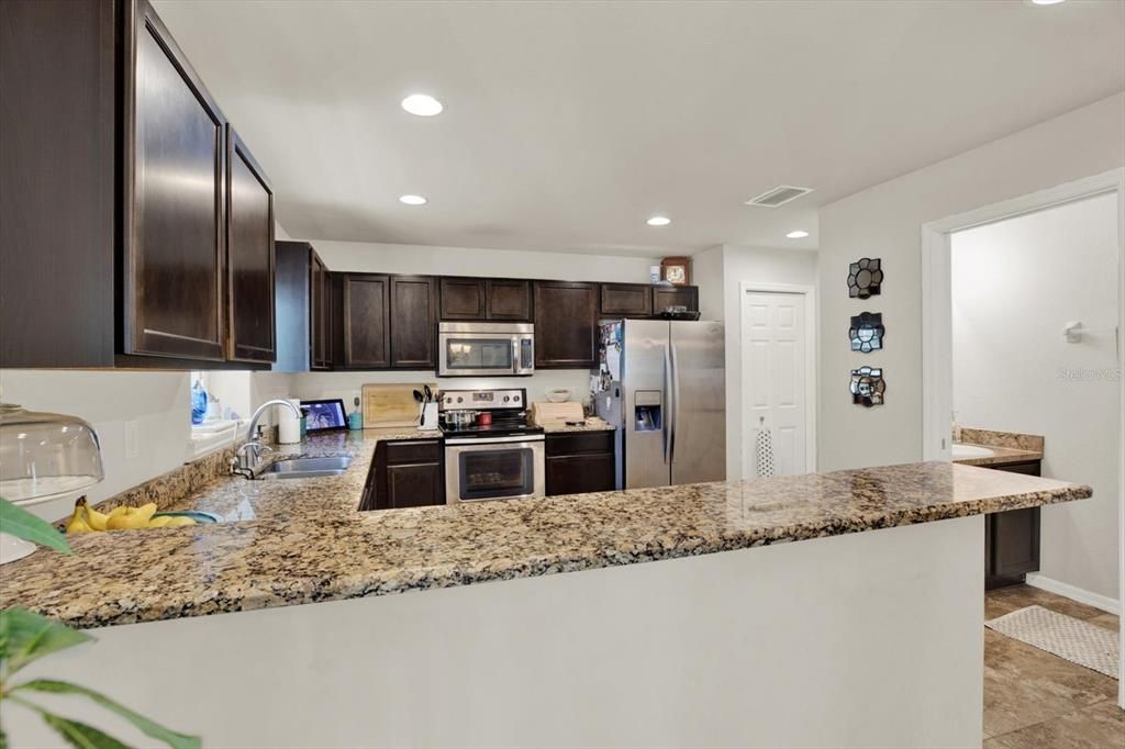 For Rent: $2,500 (3 beds, 2 baths, 1461 Square Feet)