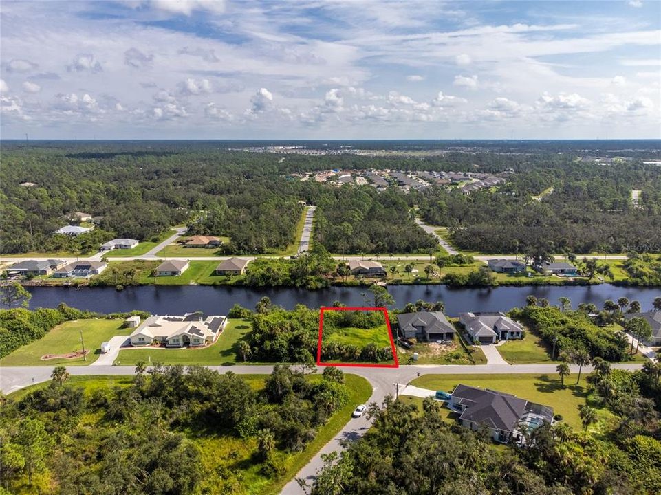 На продажу: $58,000 (0.23 acres)