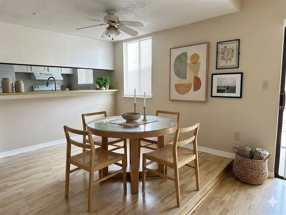 For Sale: $139,900 (2 beds, 2 baths, 1085 Square Feet)